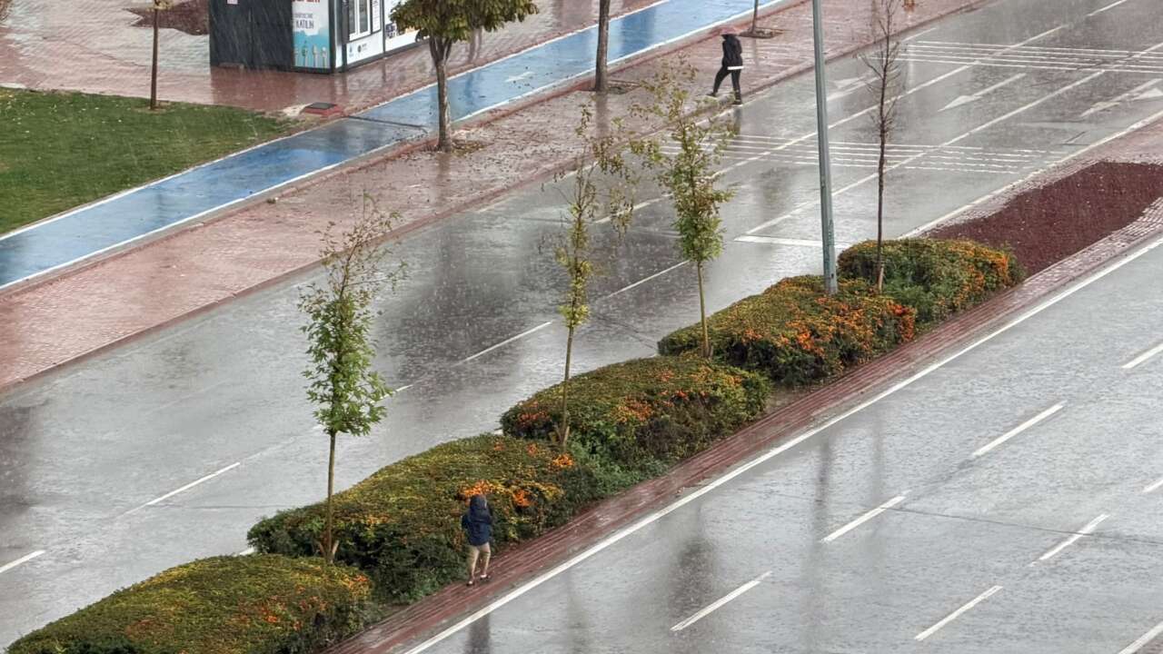 Konya’da sağanak yeniden bastırdı! AKOM 2 gün için daha uyarı yaptı 2